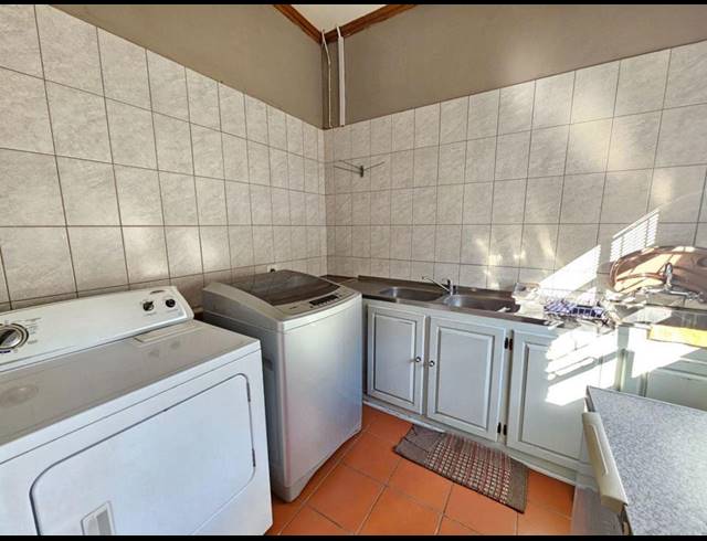 4 BEDROOM HOUSE FOR SALE IN SIGNAL HILL